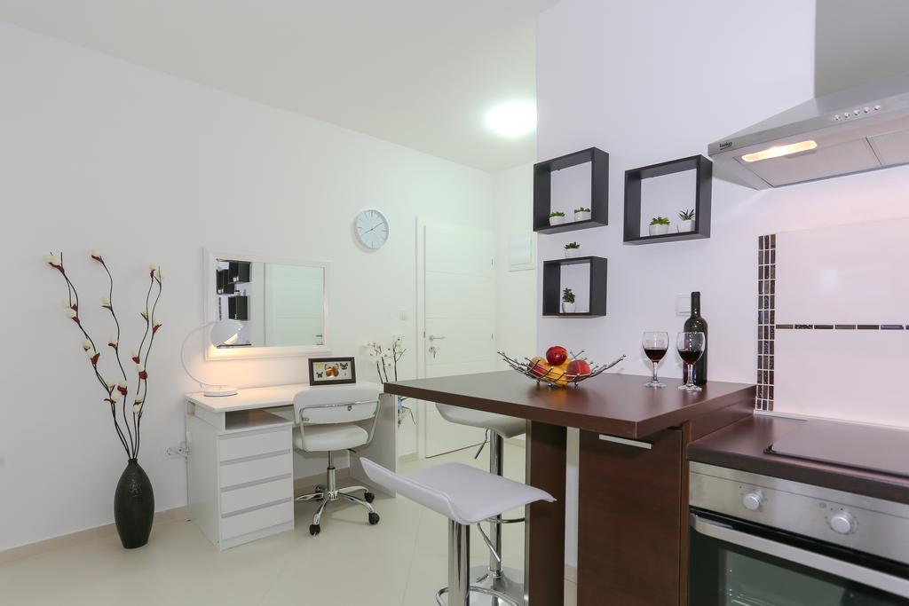 The Tribunj Suites Экстерьер фото