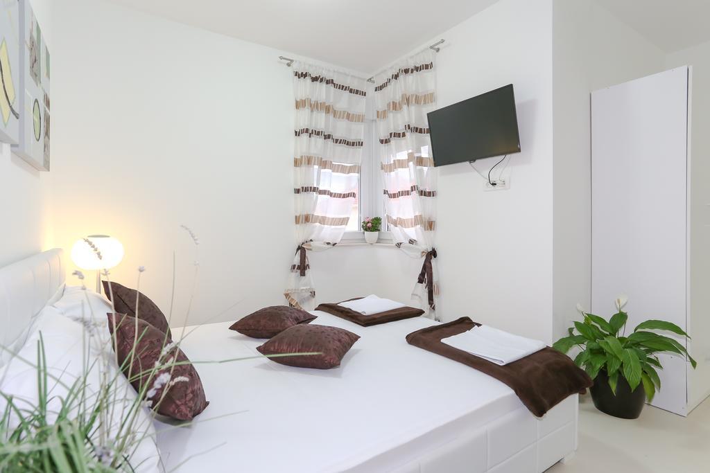 The Tribunj Suites Экстерьер фото