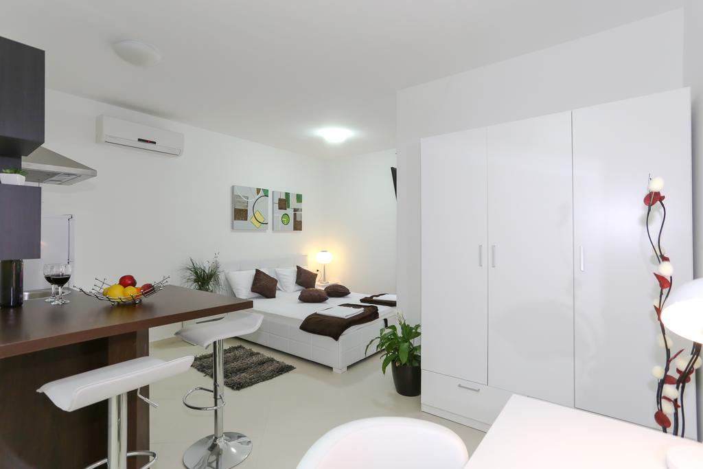 The Tribunj Suites Экстерьер фото